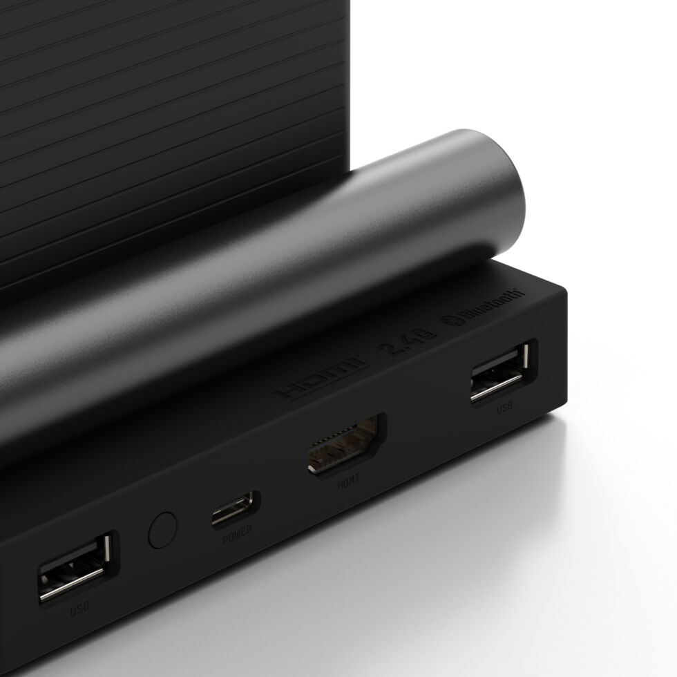 Two USB plugs are on the backside of Analogue Dock.