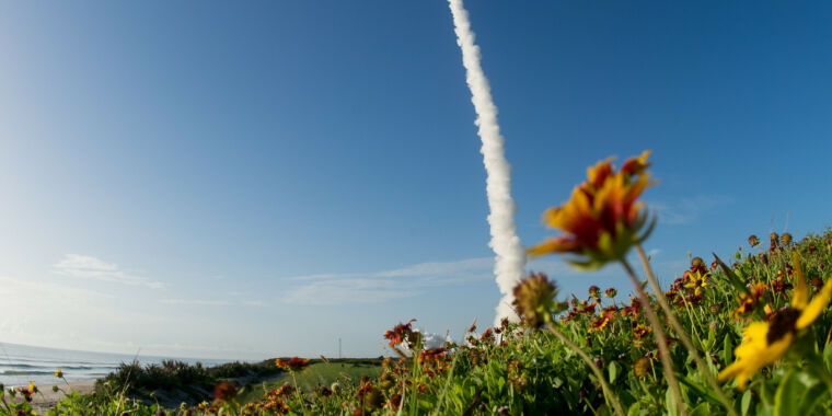 photo of The final launch to Mars for the next two years looked pretty epic image