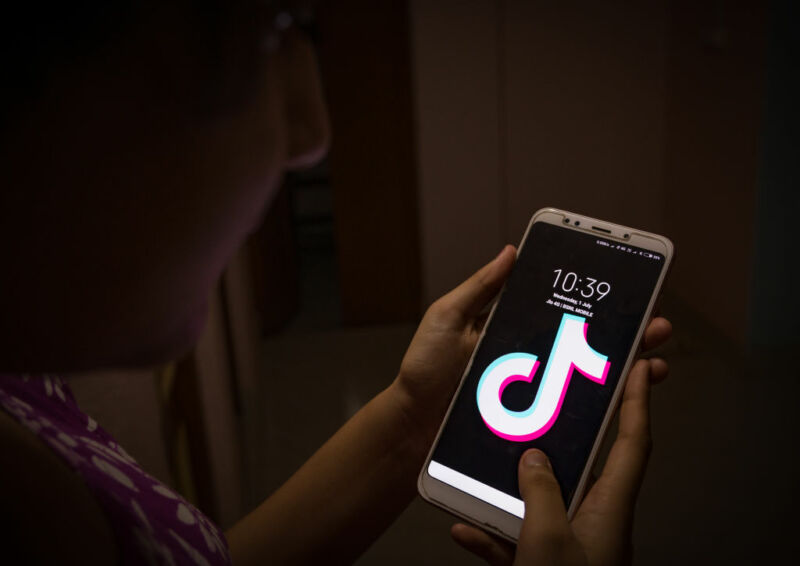 Judge will rule by midnight tonight if TikTok can stay in app stores
