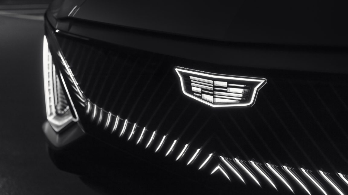The illuminated grille of the Cadillac Lyriq