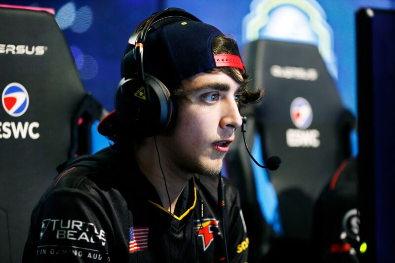 James Eubanks competes during a <em>Call of Duty</em> final in 2017.