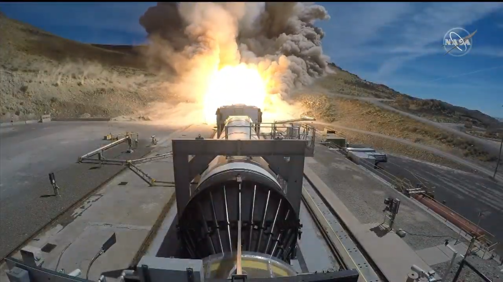 NASA tests a booster that produces 3 million pounds of thrust - Ars ...