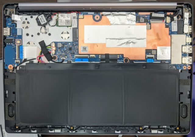 skyde udvikling af sæt ind Battle of the $350 laptops: Acer Swift 1 vs. Gateway Ryzen 3 3200U | Ars  Technica