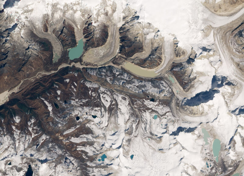 Satellite photography of lakes.