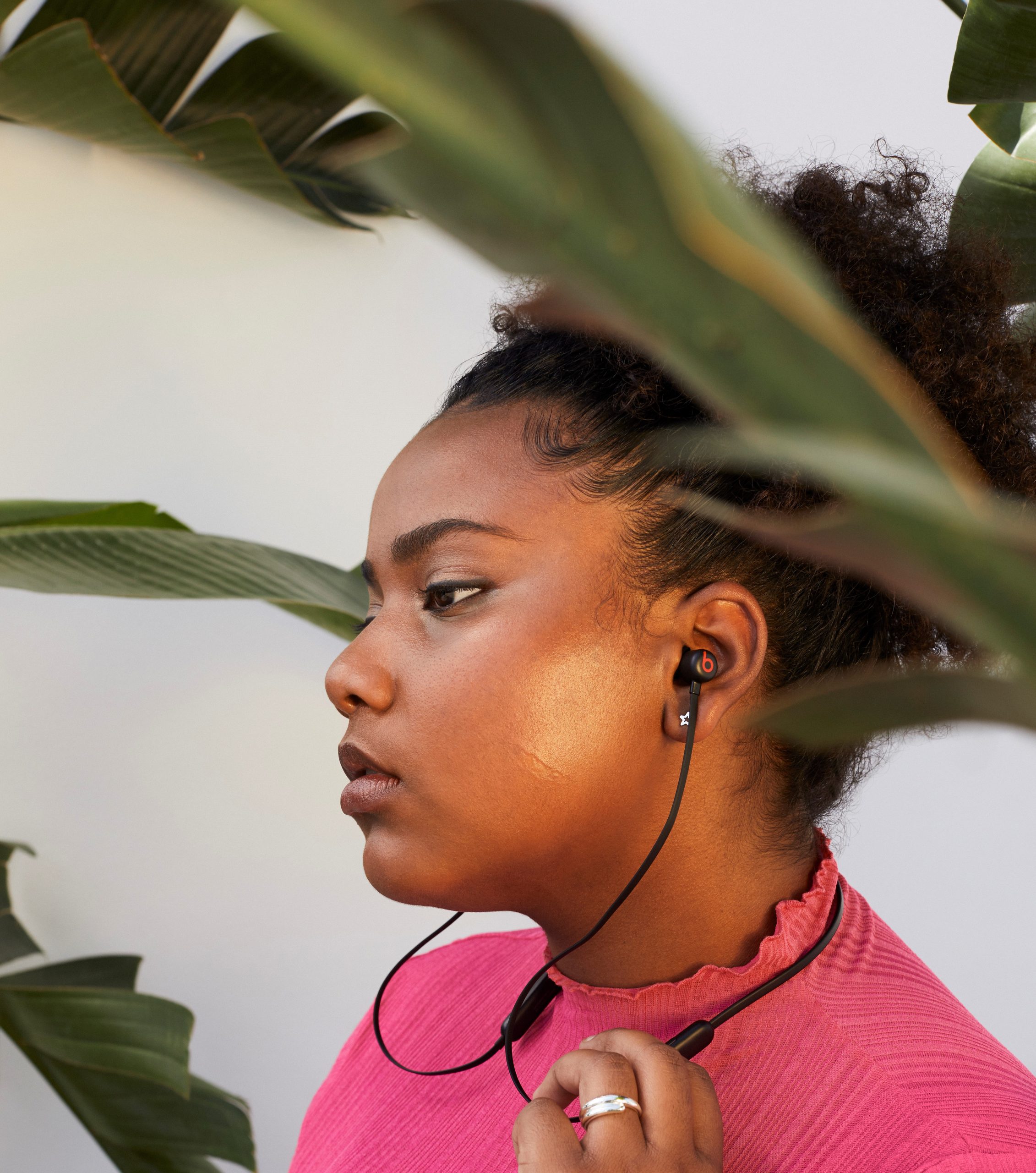Beats Flex ワイヤレスイヤフォン ブラック Beats Flex — All-Day Wireless Earphones — Beats Black - Apple