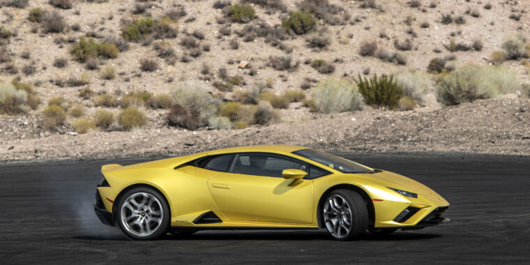 Lamborghini's Huracán Evo RWD is made for maximum fun, not lap times | Ars  Technica
