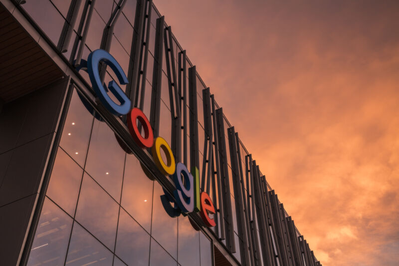 Puesta de sol, sobre el imperio de Google.