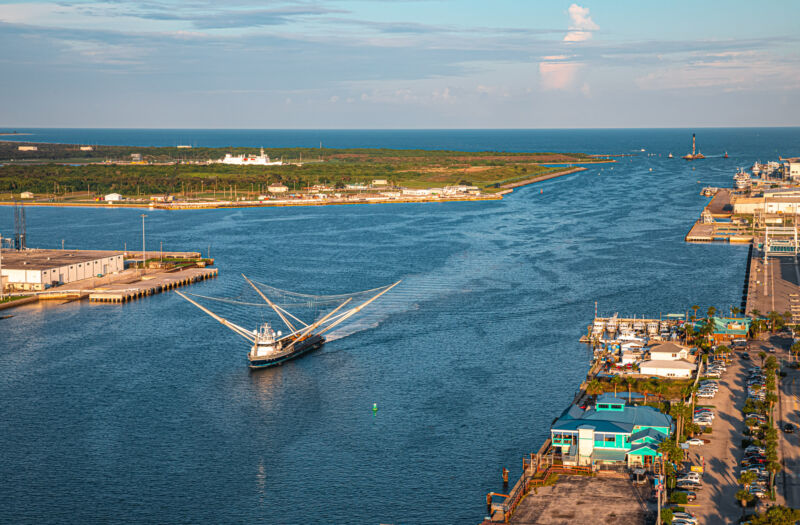 SpaceX'in Falcon 9 roketini yeniden kullandığı fotoğrafı.