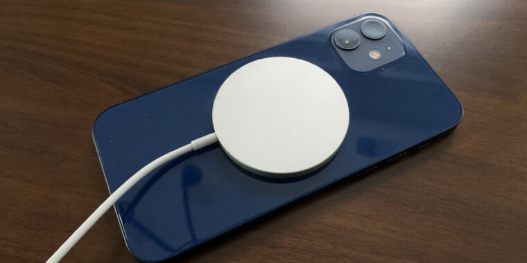 Apple fait face à des obstacles dans le développement avec l’accessoire de batterie MagSafe