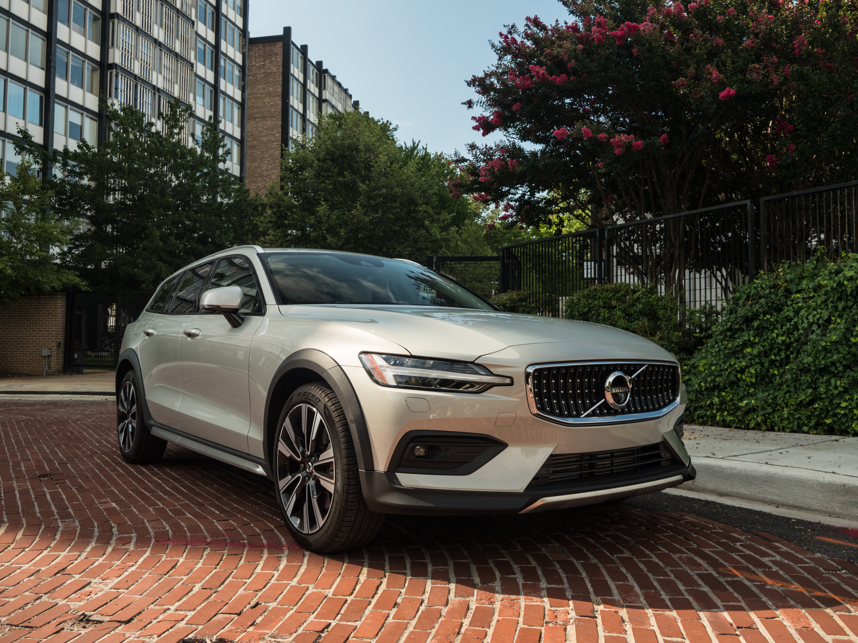 The 2020 Volvo V60 Cross Country: How to ruin a station wagon