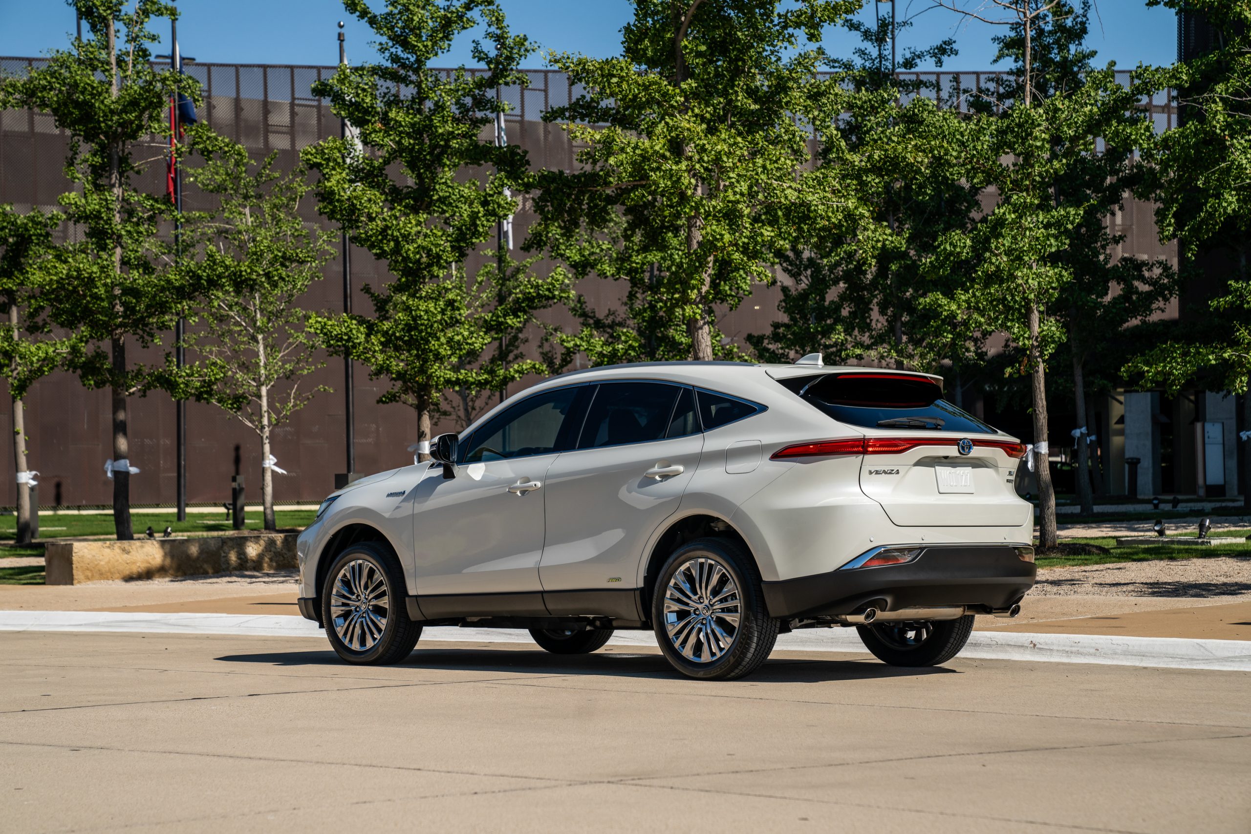 A luxury crossover with a mainstream price? The 2021 Toyota Venza