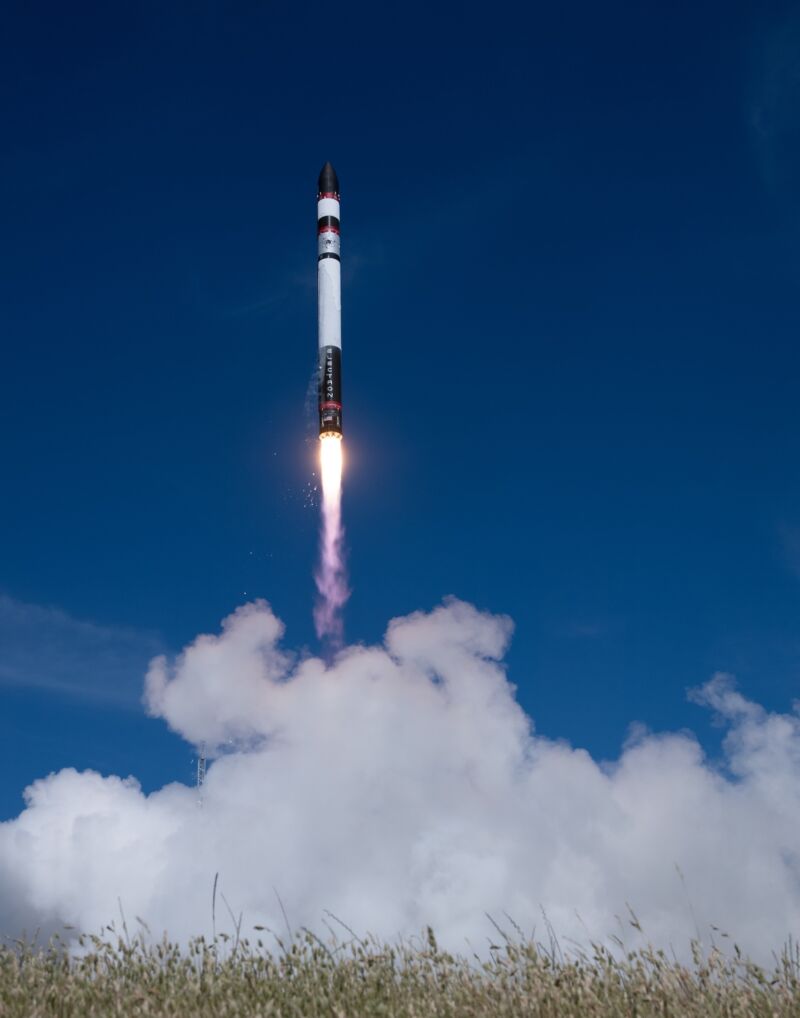 Image of a rocket leaving the launch pad.