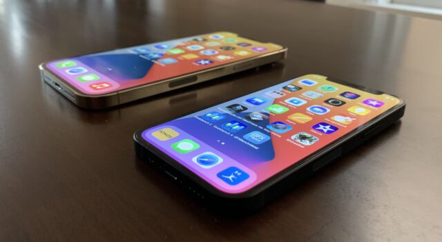 Iphone 12 Mini Iphone 12 Pro Max Hands On How They Compare With The 12 And 12 Pro Ars Technica