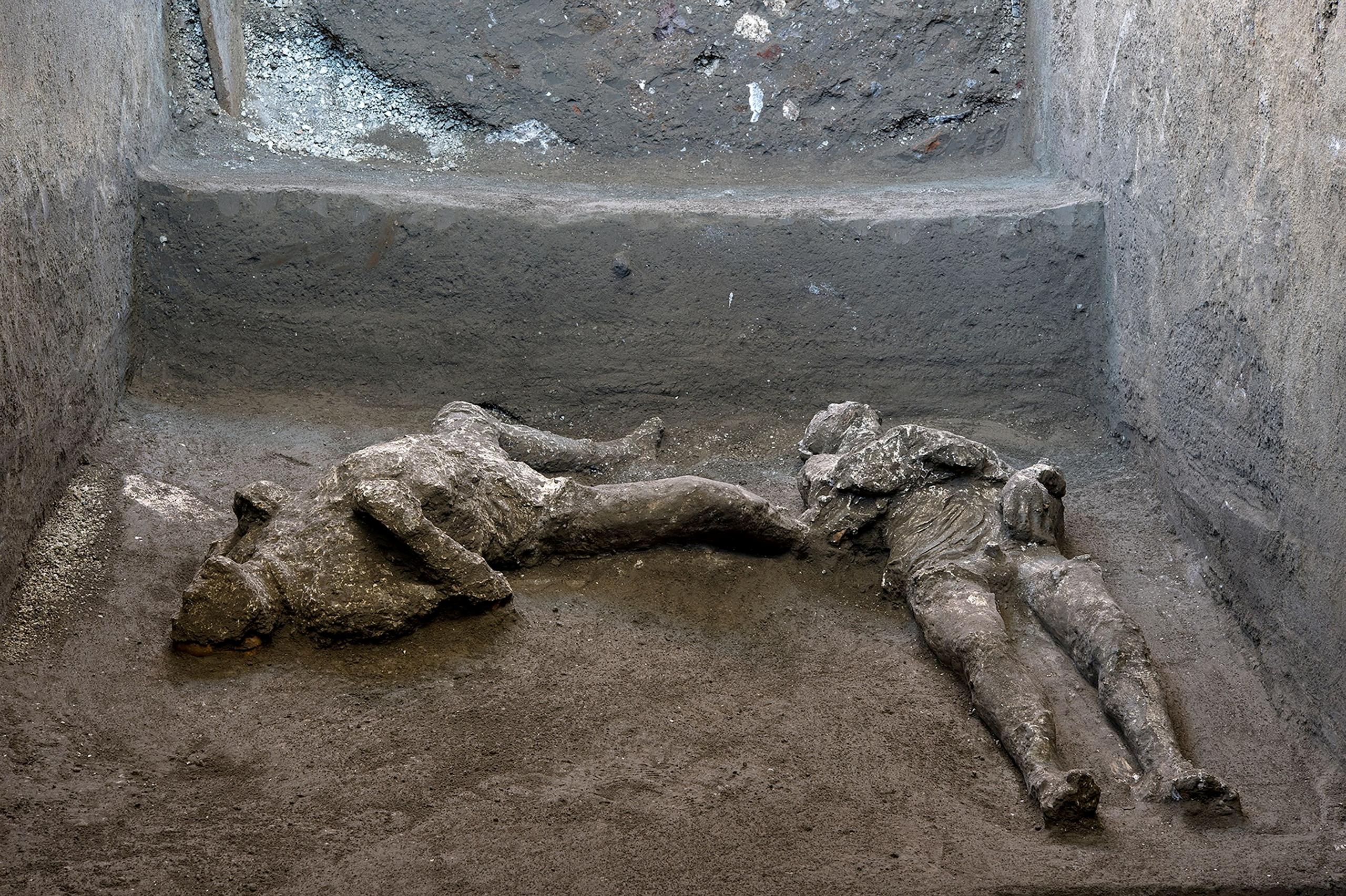 Archaeologists find two more bodies among the ruins of Pompeii Ars Technica