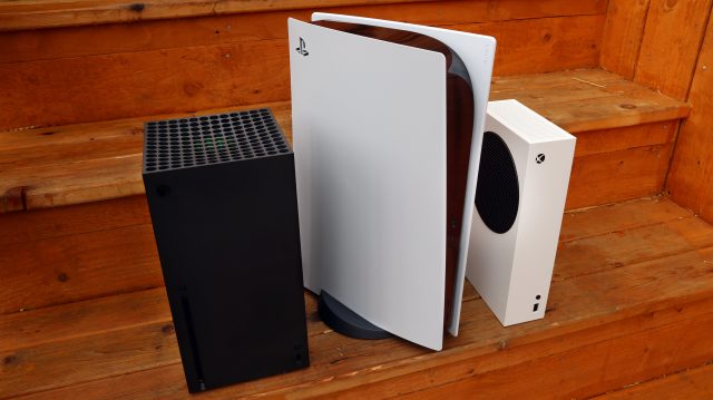 L-R: Xbox Series X, PlayStation 5, Xbox Series S.  