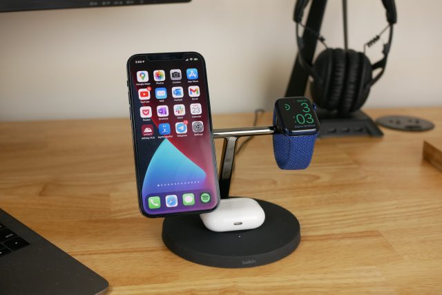 Best apple watch and phone charging station hot sale