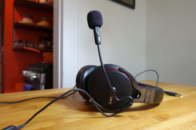 The ModMic USB connected to a Sony MDR-1A.