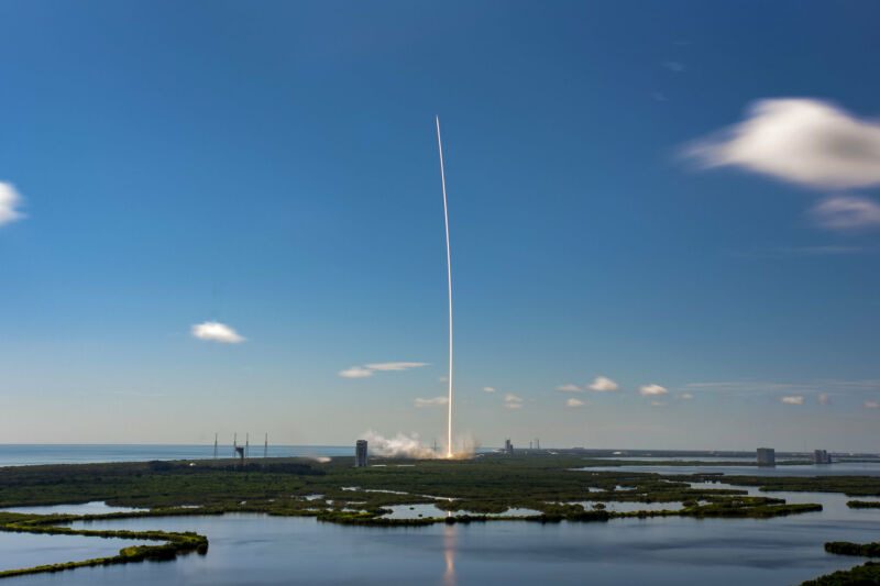 A Falcon 9 rocket launches five dozen Starlink satellites on August 18, 2020.