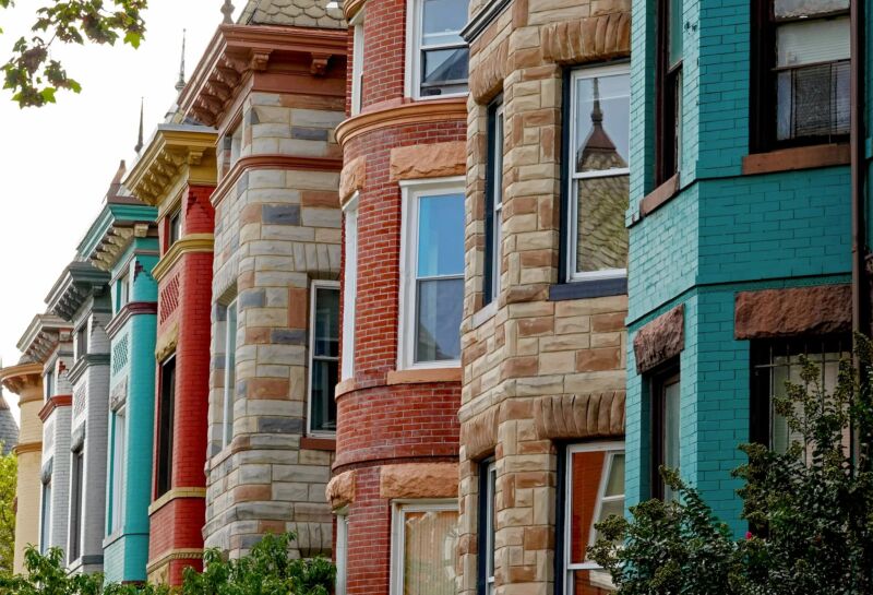 A row of DC brownstones.