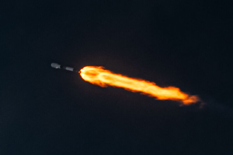 SpaceX's seventeenth batch of Starlink satellites and eighth flight of this Falcon 9 first stage (B1051.8) ascending through the upper atmosphere headed to space later landing successfully on the 'Just Read The Instructions' droneship.