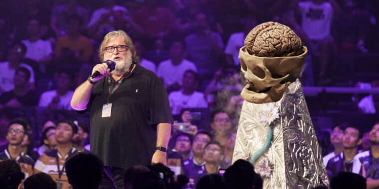 Valve’s Gabe Newell imagines himself to “edit” personalities with future headlines