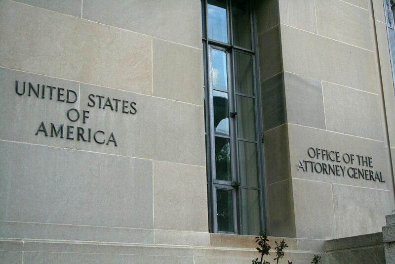 DoJ says SolarWinds hackers hacked Office 365 system and read email