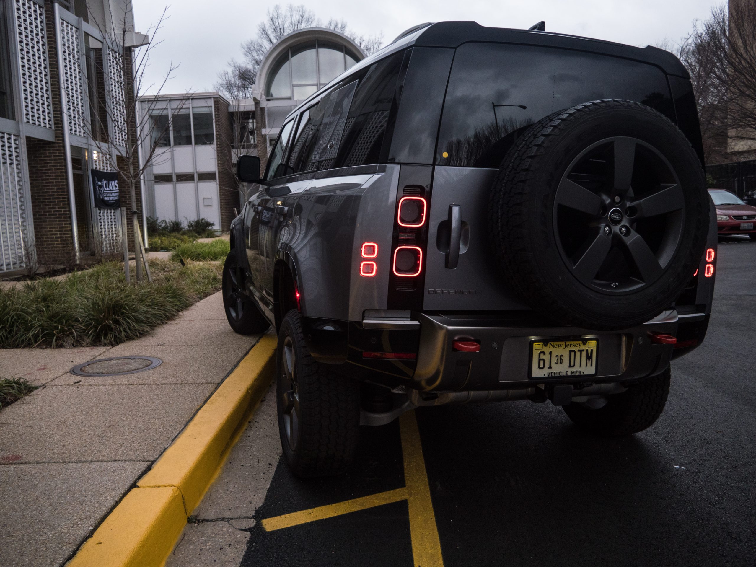 The Land Rover Defender—rugged, charming, but drinks like a fish - Ars ...