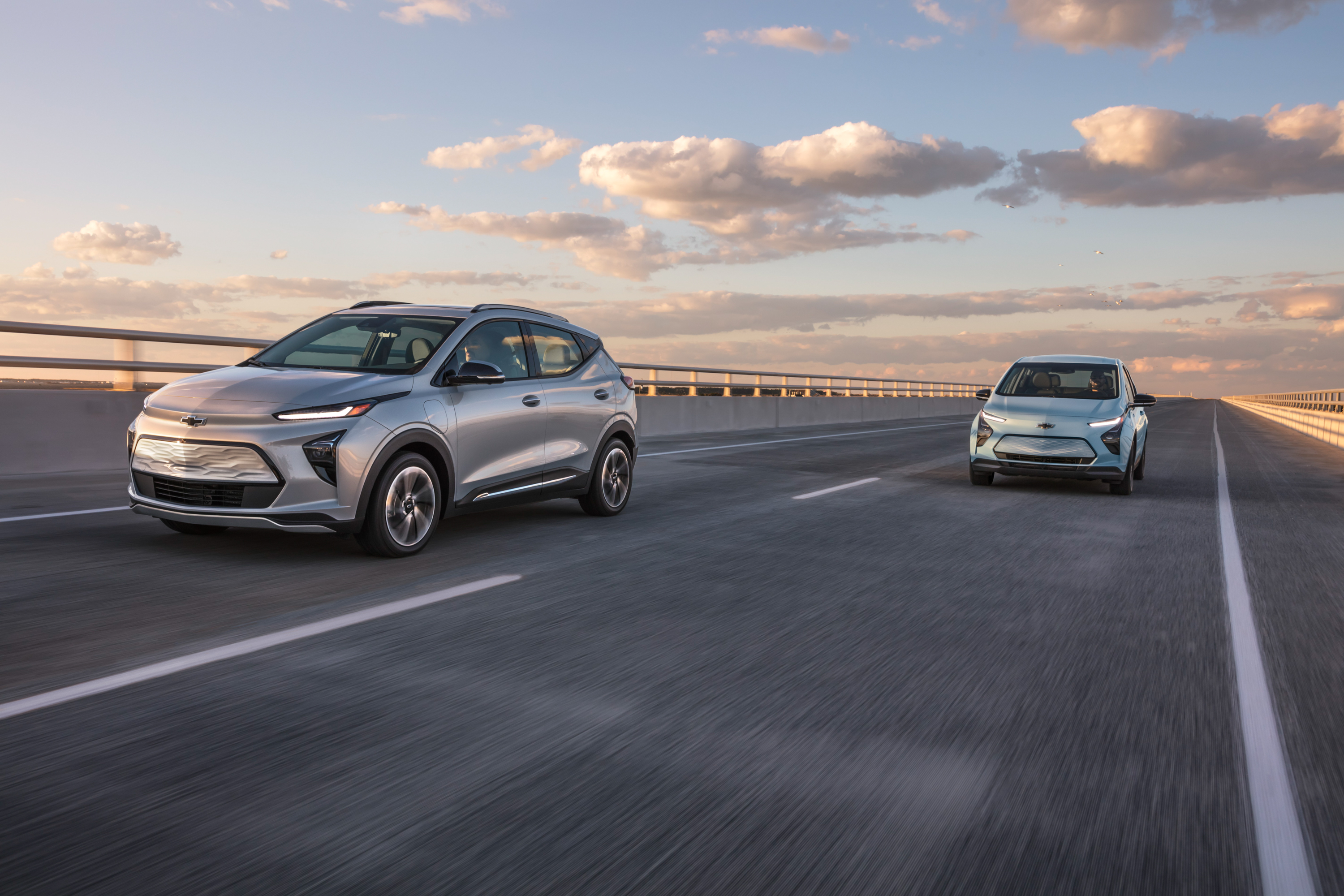 On the left is the 2022 Chevrolet Bolt EUV. On the right, the 2022 Chevrolet Bolt EV