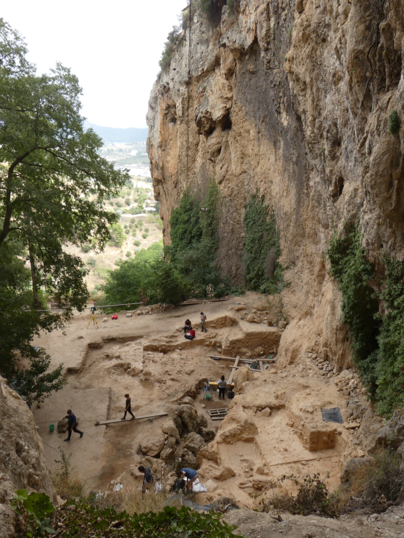 El Salt is an open-air rock cave located at the foot of a limestone cliff.  Archaeological evidence tells us that Neanderthals lived here about 60,700 to 45,200 years ago.