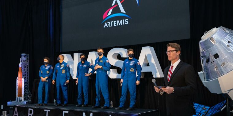 Senate Democrats send strong signal of support for Artemis Moon program