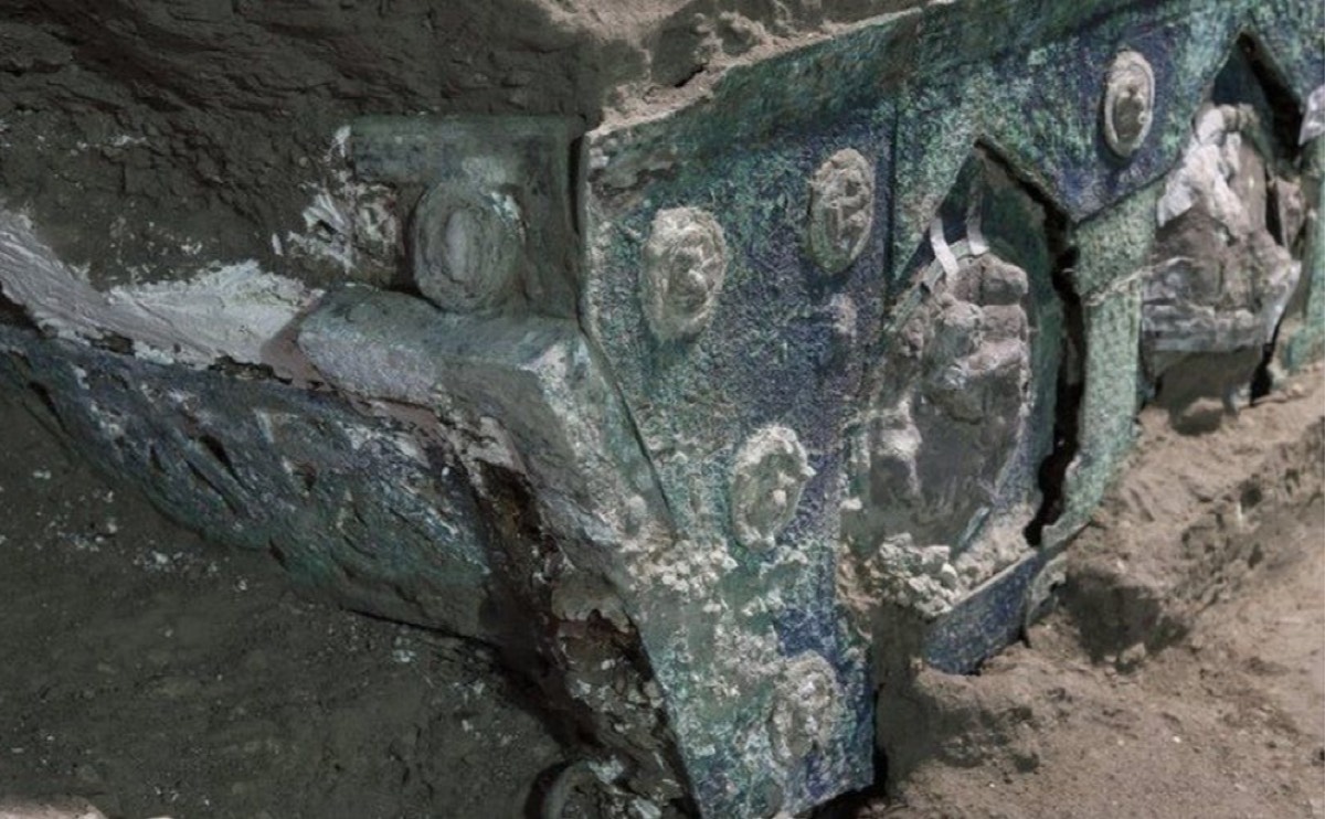 Another view of the ceremonial chariot