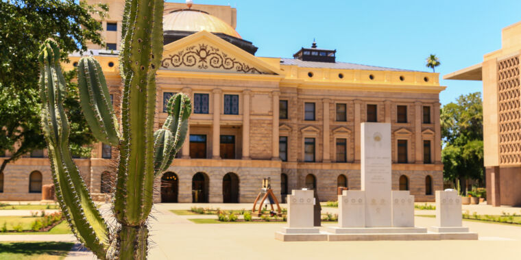 Arizona House advances bill targeting Apple and Google Mobile App Store