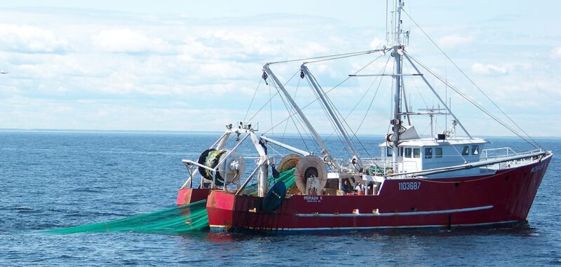 Image of a fishing boat.