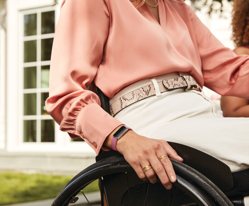 Lifestyle photo of Fitbit Luxe.