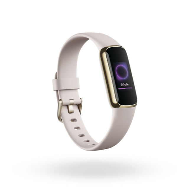 Fitbit announces new style-focused Luxe smartband | Ars Technica