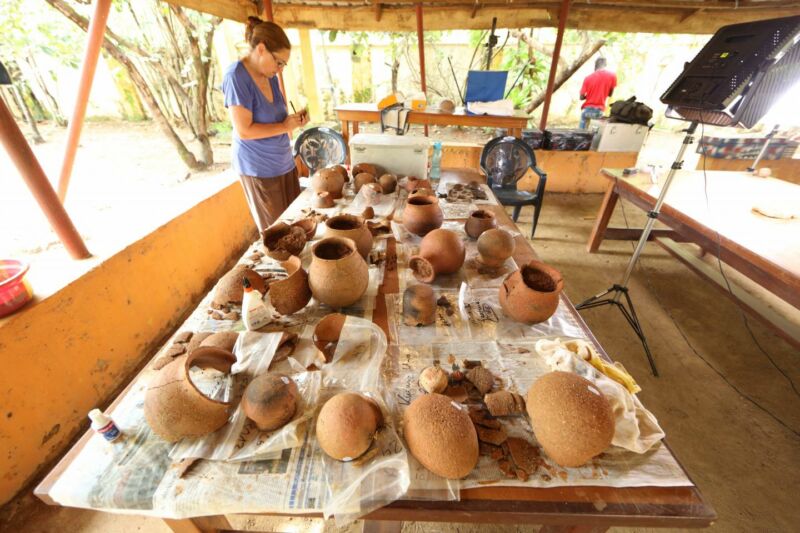 Ceramic cooking pots record history of ancient food practices