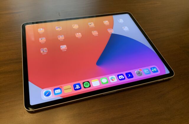 2021 m. 12,9 colio iPad Pro vis dar yra <a href=
