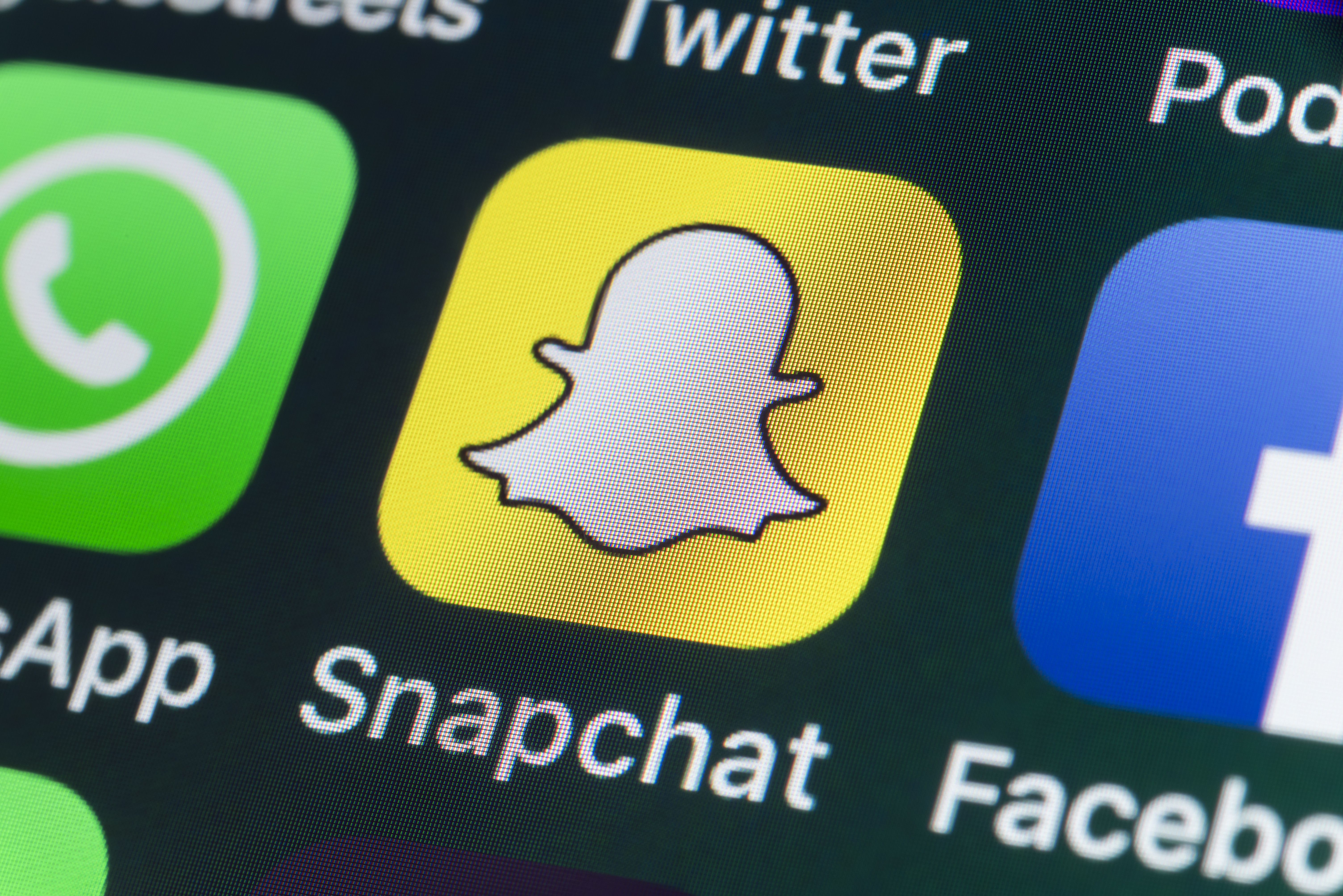 Snap Suspends Yolo Lmk Anonymous Messaging Apps After Lawsuit Over Teen S Death Ars Technica