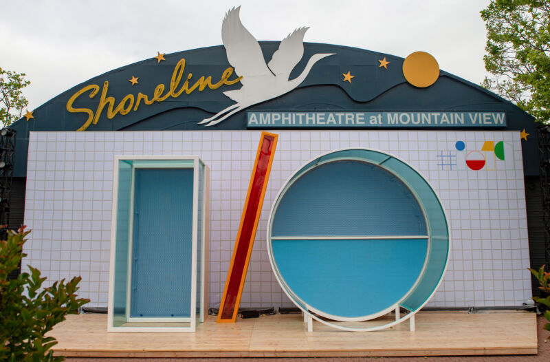 Sadly the Shoreline Amphitheatre will be empty this year. Google I/O is online-only. 