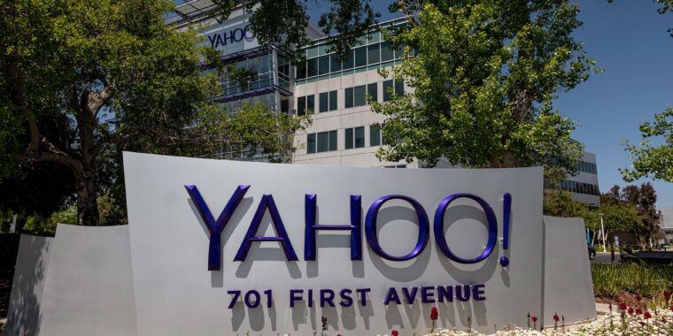 Verizon agrees to sell Yahoo and AOL to private-equity firm for $5 billion