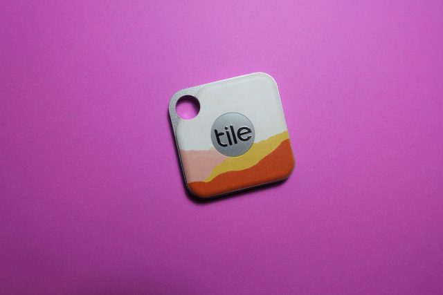 Tile Pro est un tracker Bluetooth capable.