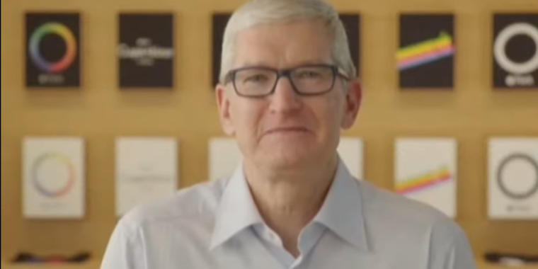 Apple Tim Cook: sānu ielāde “nav lietotāja interesēs”