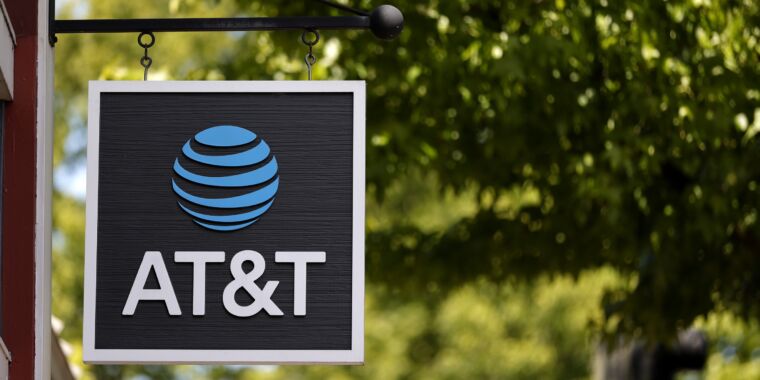 AT&T gives investors and gov’t wildly different takes on need for fiber ...