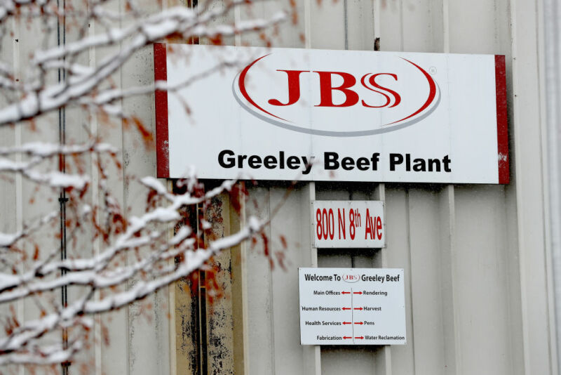 Señal exterior de JBS Greeley Beef Plant.