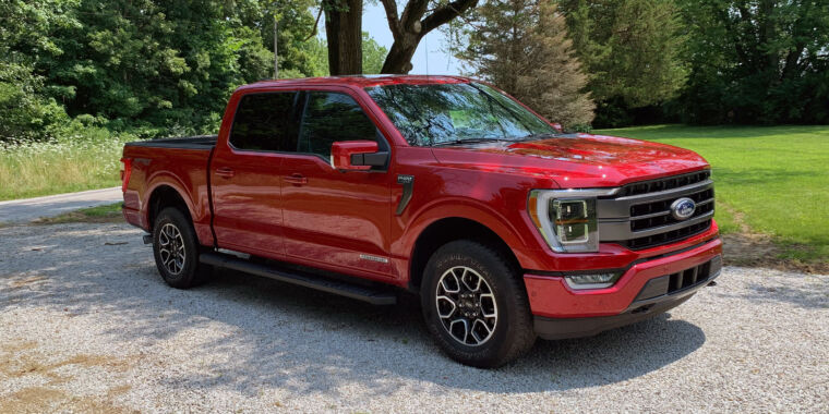 Americaâ€™s favorite truck goes hybrid: The Ford F-150, reviewed