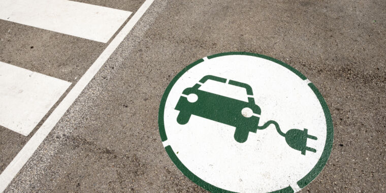 Electric vehicles are increasingly breaking into the mainstream. According to a new survey conducted by EY, 41 percent of consumers planning to buy a 