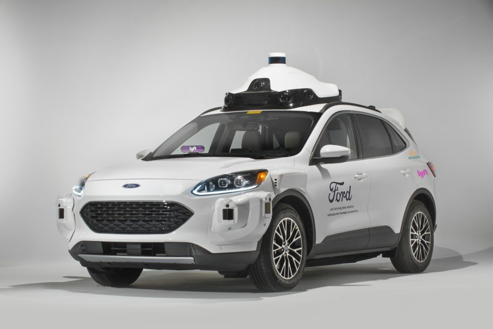 Este es el vehículo autónomo de cuarta generación de Argo AI, construido con el Ford Escape Hybrid.