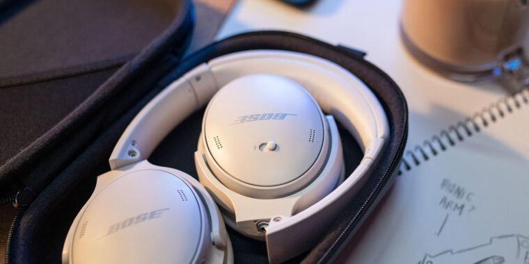 Fonética profundo arcilla Bose QuietComfort 45 headphones announced: price, features, release date |  Ars Technica