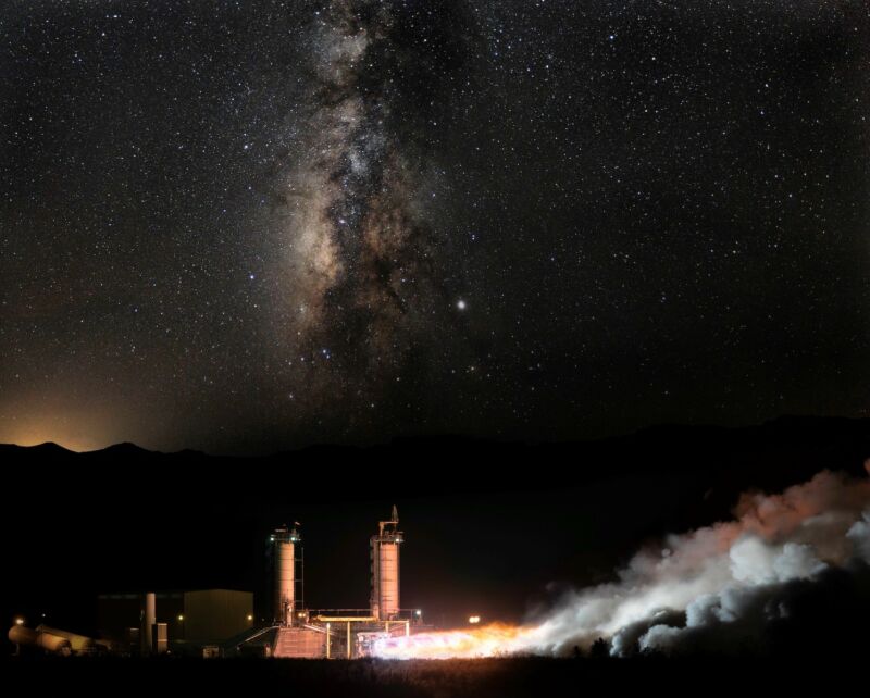 Hot fire test of a BE-4 rocket engine in West Texas in 2019.