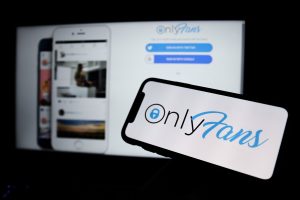 OnlyFans suspends plan to prohibit porn after backlash from sex workers
